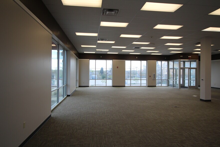More Photos Of 1001 10th Ave S, Great Falls Freestanding For Lease