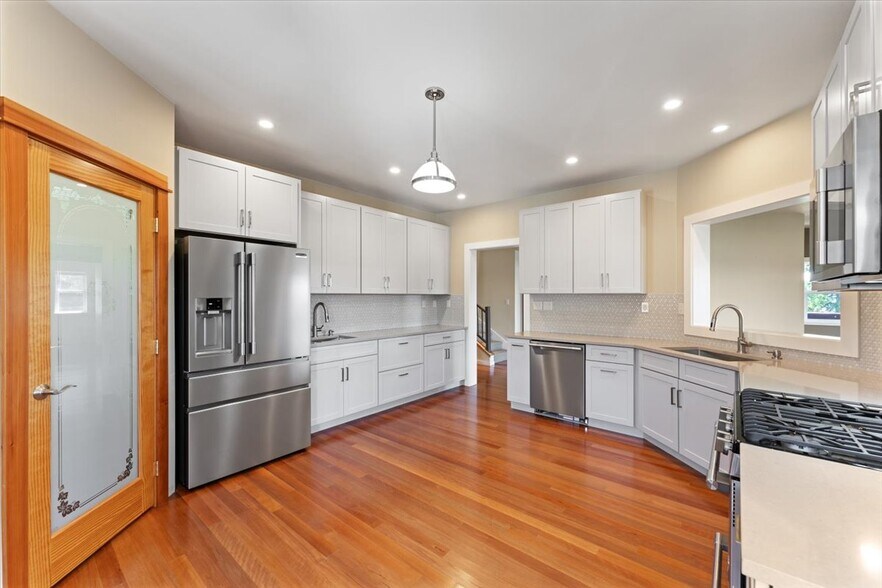 More Photos Of 829 2nd St, Mukilteo Office Residential For Sale