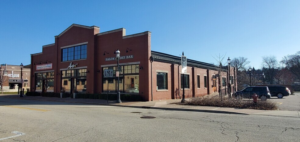 More Photos Of 101 S 1st St, West Dundee Loft Creative Space For Lease