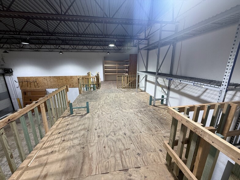 More Photos Of 12350-12360 Wiles Rd, Coral Springs Warehouse For Lease