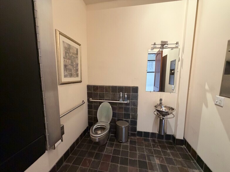 More Photos Of 11338 Bonita Beach Rd, Bonita Springs Loft Creative Space For Sale