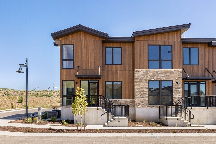 More Photos Of 1064 W Wasatch Spring Rd, Hideout Office For Sale