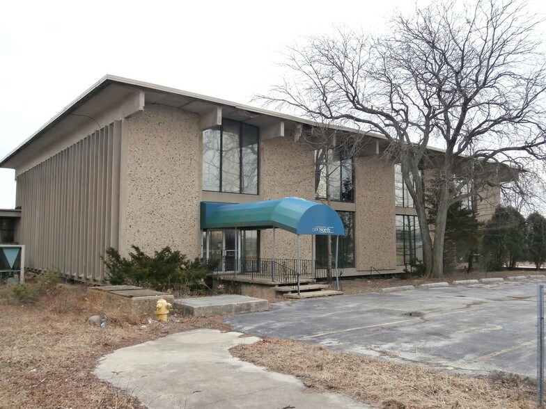More Photos Of 80-90 North St, Park Forest Manufacturing For Lease