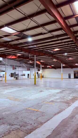 More Photos Of 3517 Frutas Ave, El Paso Manufacturing For Lease