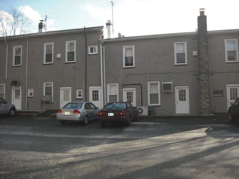 More Photos Of 107-109 Miller Rd, Mahwah Storefront Retail Residential For Lease