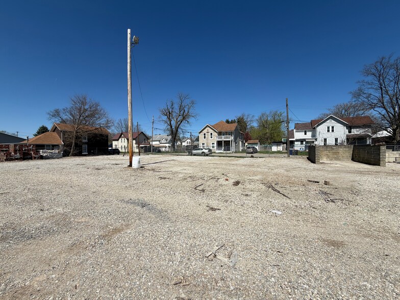 More Photos Of 130 N Cedar St, Newark Flex For Lease