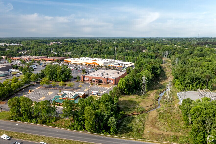 More Photos Of 10404 E Independence Blvd, Matthews Unknown For Lease