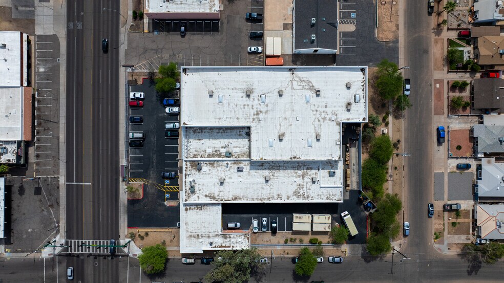 More Photos Of 1805 E McDowell Rd, Phoenix General Retail For Sale