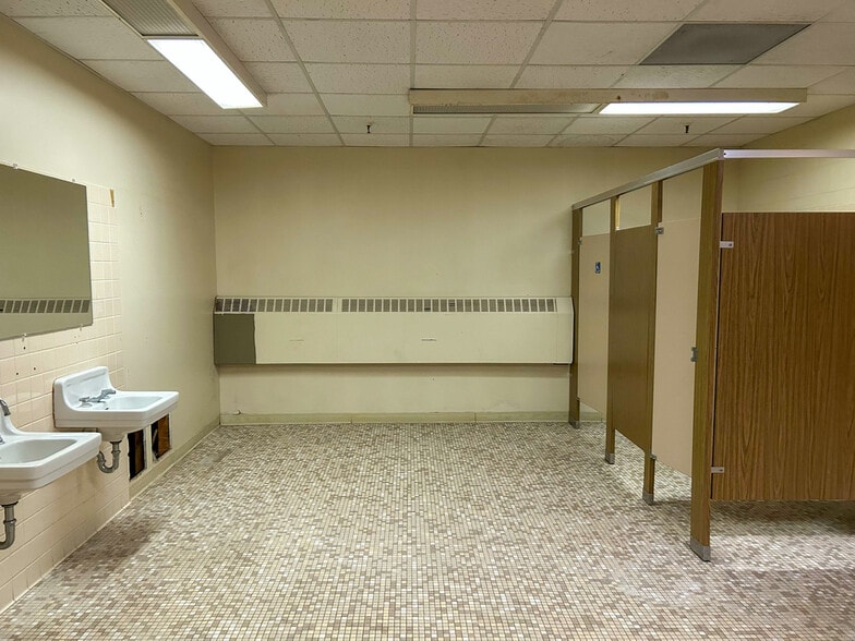 More Photos Of 1101 E 2nd St, Jamestown Schools For Sale