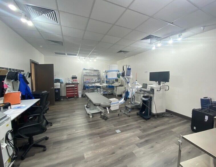 More Photos Of 572 Ocoee Commerce Pkwy, Ocoee Medical For Lease