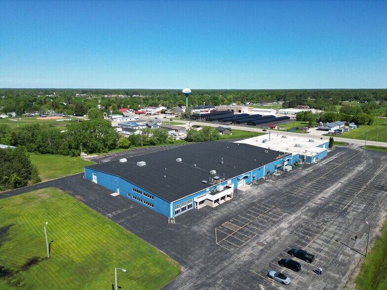 More Photos Of 701 Maple St, Peshtigo Warehouse For Lease