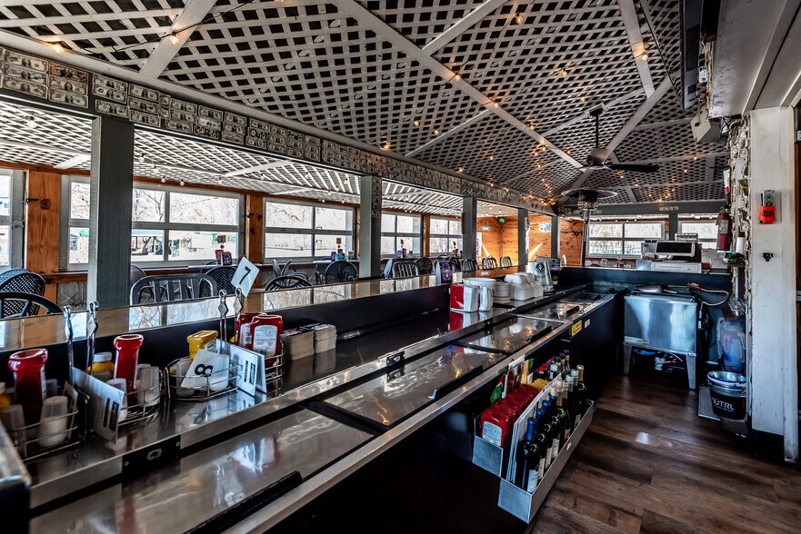 More Photos Of 5527 Oregonia Rd, Oregonia Restaurant For Sale