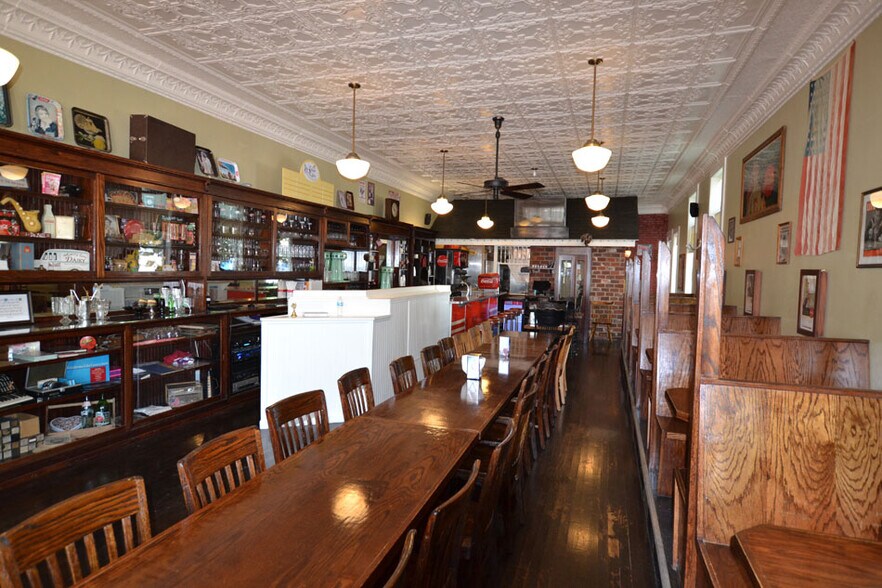 More Photos Of 230 W Saint Louis St, Lebanon Restaurant For Sale