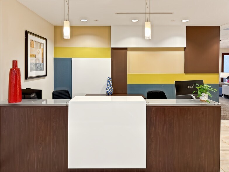 More Photos Of 7900 Oak Ln, Miami Lakes Coworking Space