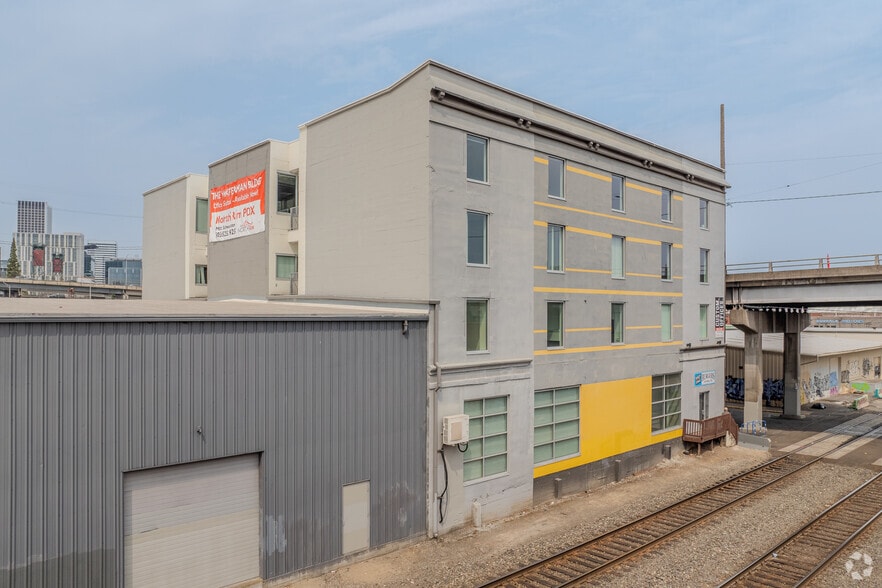 More Photos Of 80 SE Madison St, Portland Loft Creative Space For Lease