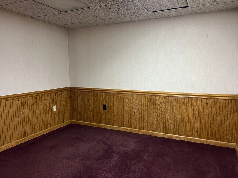 More Photos Of 930 Single Ave, Wausau Manufacturing For Lease