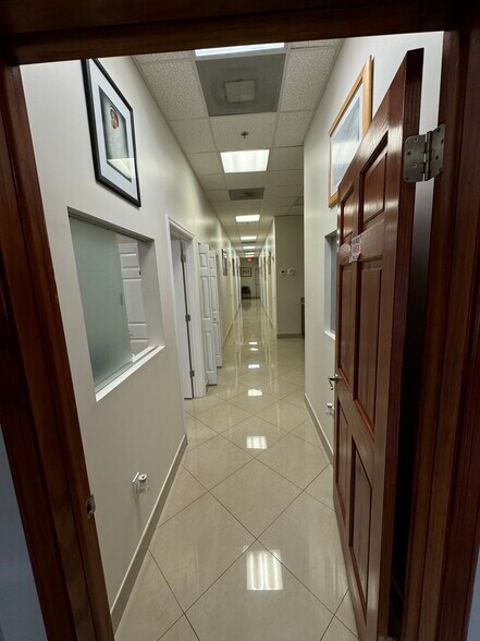 More Photos Of 1741-1759 N University Dr, Pembroke Pines Storefront Retail Office For Sale