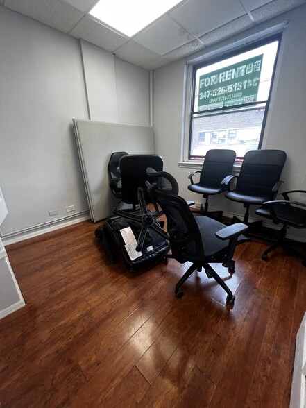 More Photos Of 1688 E 16th St, Brooklyn Office For Lease