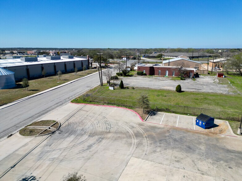 More Photos Of 113 Bufkin Ln, Lockhart Refrigeration Cold Storage For Lease