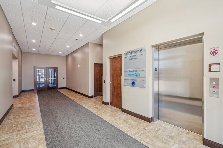 More Photos Of 600 3rd Ave SE, Cedar Rapids Office For Sale