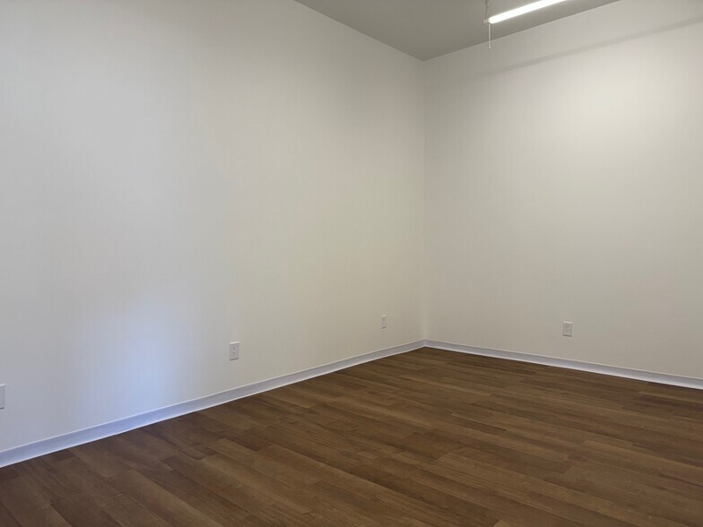 More Photos Of 825 Main St, Poughkeepsie Restaurant For Lease