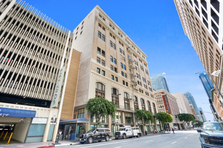 More Photos Of 431 W 7th St, Los Angeles Hotel For Lease