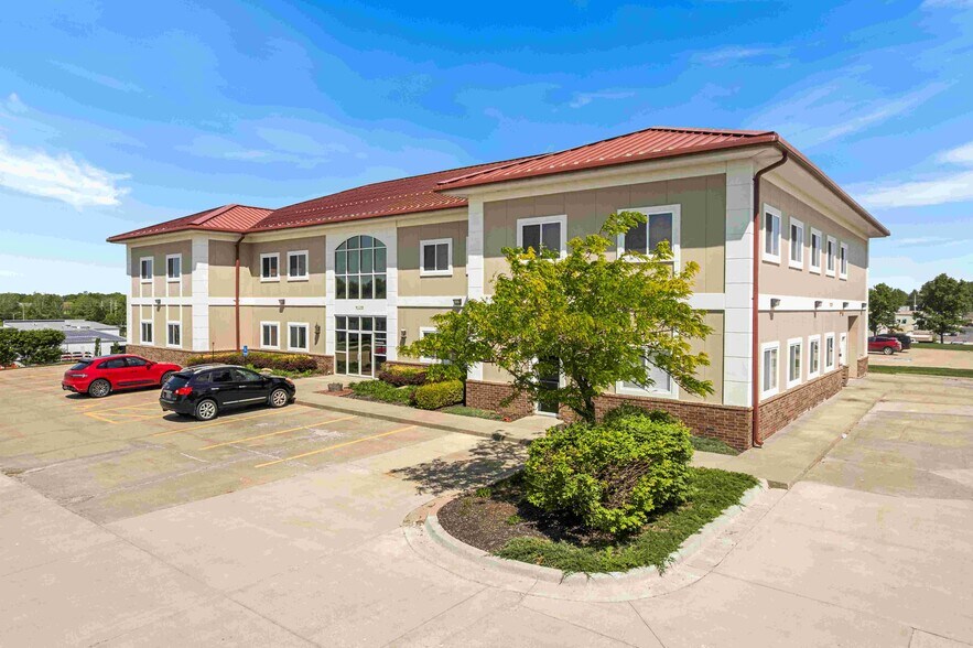 More Photos Of 4120 NE Port Dr, Lee's Summit Office For Sale