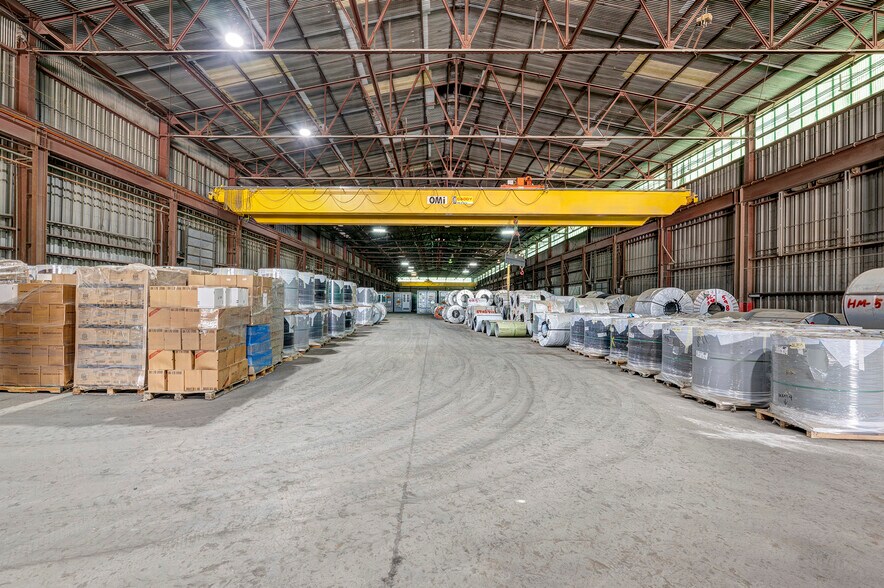 More Photos Of 601 McFarland St, Houston Warehouse For Lease