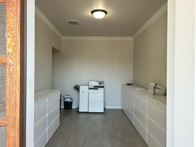 More Photos Of 7015 N Robinson Ave, Oklahoma City Office For Lease