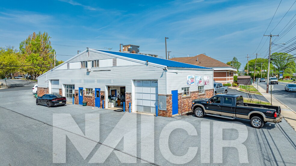 More Photos Of 702 Quentin Rd, Lebanon Specialty For Sale