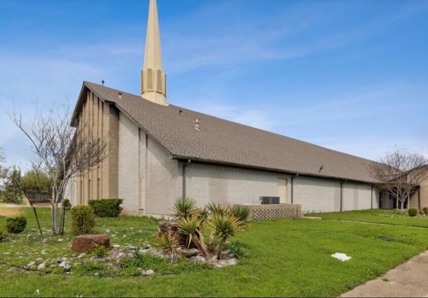 Primary Photo Of 1919 S Collins St, Arlington Religious Facility For Sale