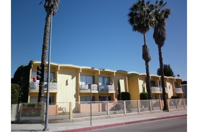 More Photos Of 6956 Kester Ave, Van Nuys Apartments For Sale