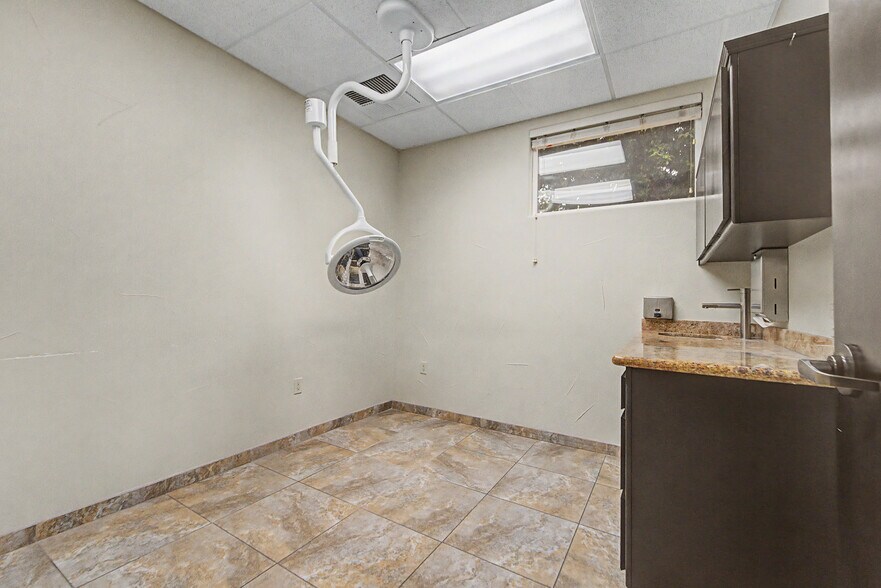 More Photos Of 1166 Live Oak Blvd, Yuba City Medical For Lease