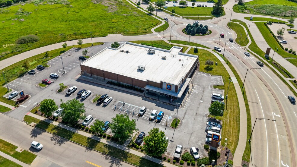 More Photos Of 2750 Heartland Dr, Coralville Supermarket For Sale