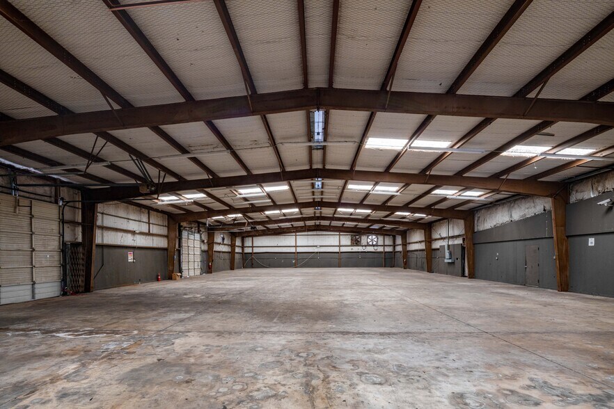 More Photos Of 4909 Fulton St, Houston Warehouse For Lease
