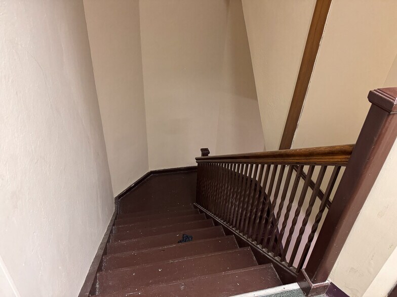 More Photos Of 243 E Main St, Alliance Apartments For Sale