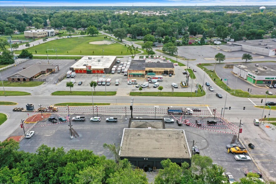 More Photos Of 2920 W 159th St, Markham Freestanding For Sale