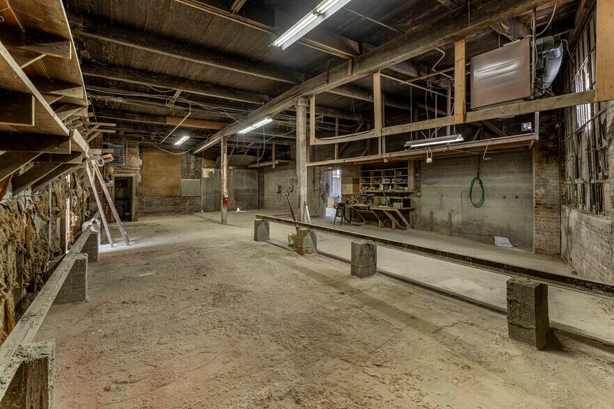 More Photos Of 1085 E Delavan Ave, Buffalo Warehouse For Sale