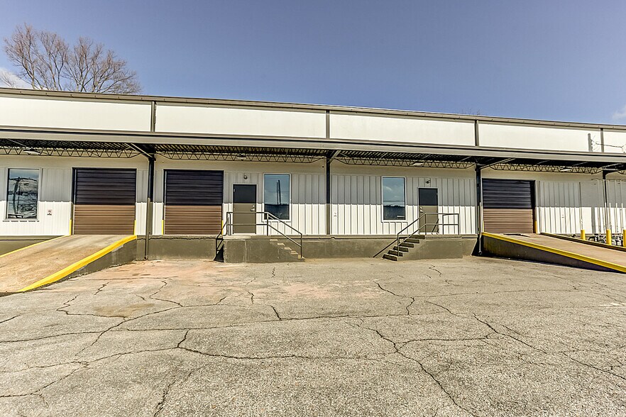 More Photos Of 2630-2656 Summer Ave, Memphis Unknown For Lease