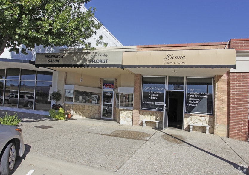 More Photos Of 213 W Main St, Arlington Storefront Retail Office For Lease