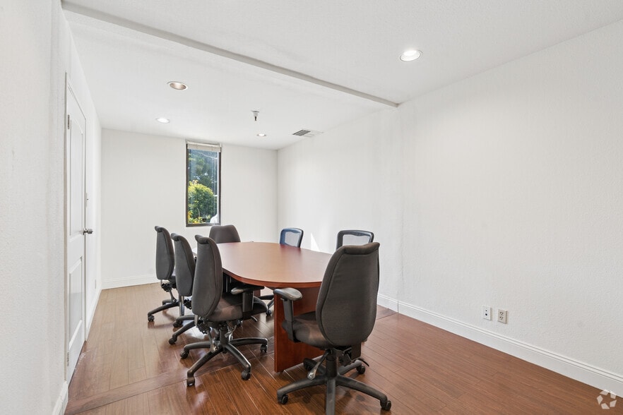 More Photos Of 53A Bonaventura Dr, San Jose Warehouse For Lease