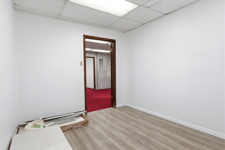 More Photos Of 212 N 16th St, La Porte Light Distribution For Sale