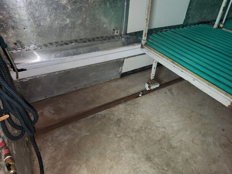 More Photos Of 20868 NE Townley Rd, Marlow Industrial For Sale