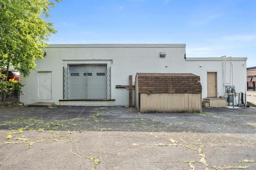 More Photos Of 2611 Alpine Ave, Grand Rapids Freestanding For Sale