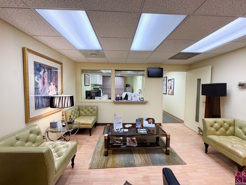 More Photos Of 687 Straits Tpke, Middlebury Medical For Lease