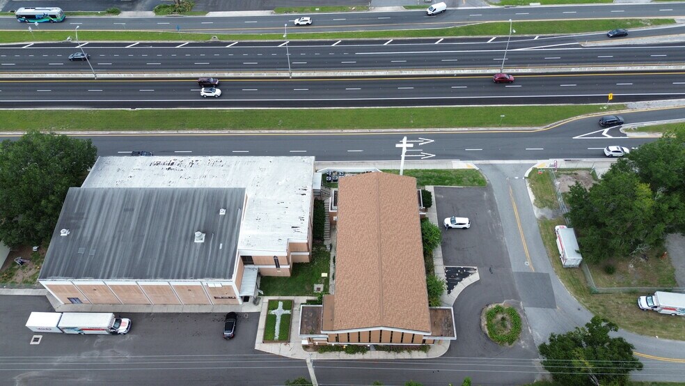 More Photos Of 6612 Arlington Expy, Jacksonville Schools For Lease