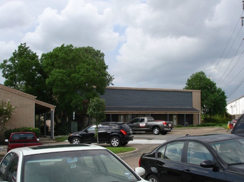 More Photos Of 1713 Broadmoor Dr, Bryan Office For Lease