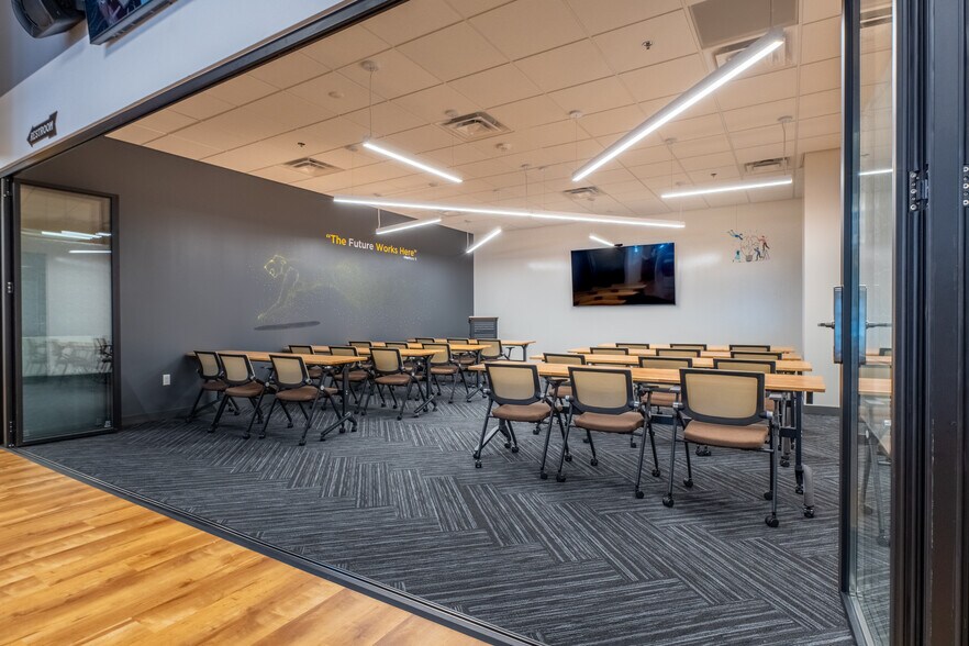 More Photos Of 163 Town Pl, Fairview Coworking Space