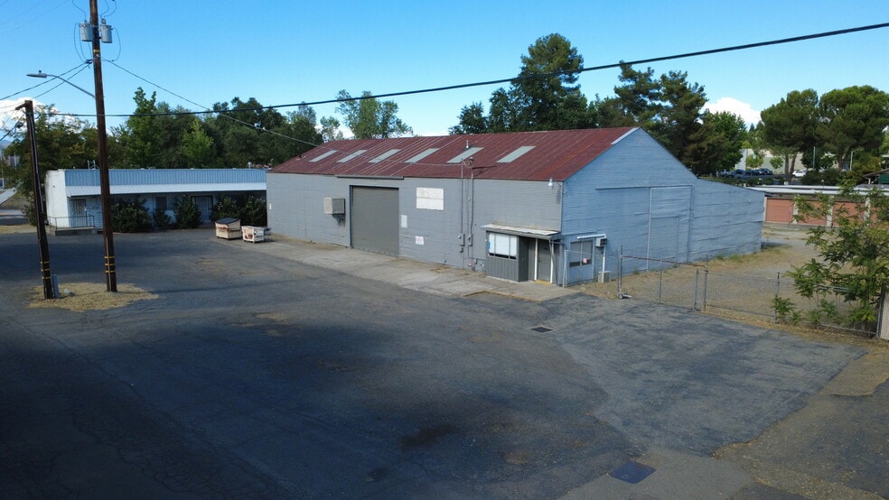 More Photos Of 2651 Henderson, Redding Warehouse For Sale