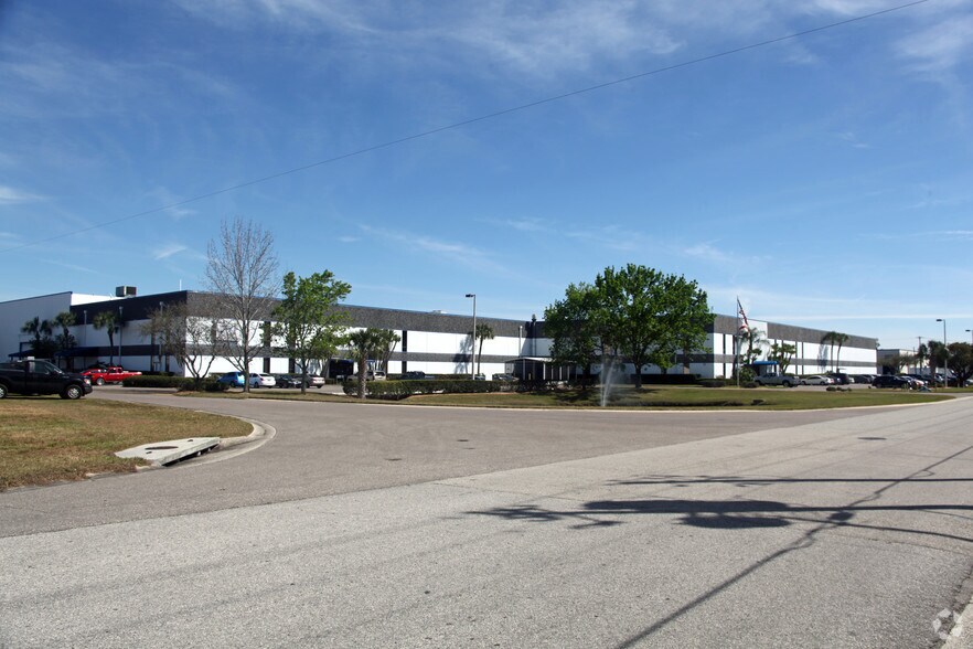 More Photos Of 4908 Tampa West Blvd, Tampa Manufacturing For Lease